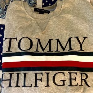 Tommy Hilfiger sweatshirt mens size large great quality soft inside long sleeve